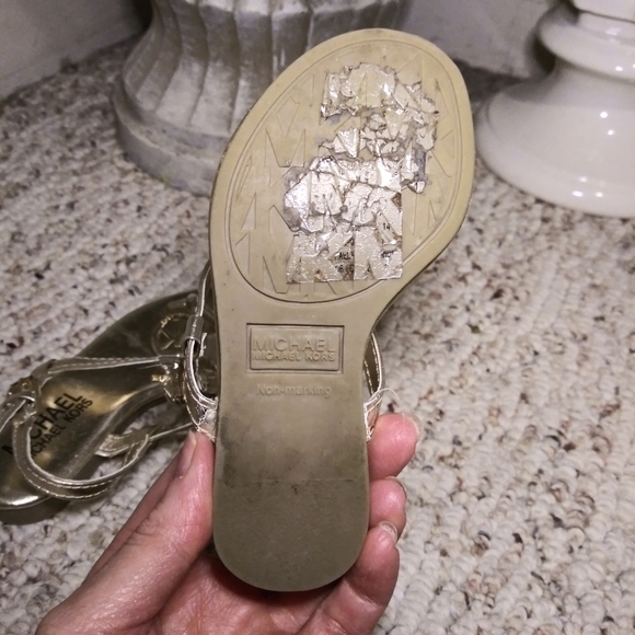 Michael Kors Toddler Girl's Gold Metallic MK Charm Thong Back Strap Sandals - Picture 7 of 9